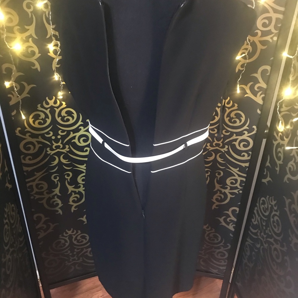 Dress - Picture 4 of 4